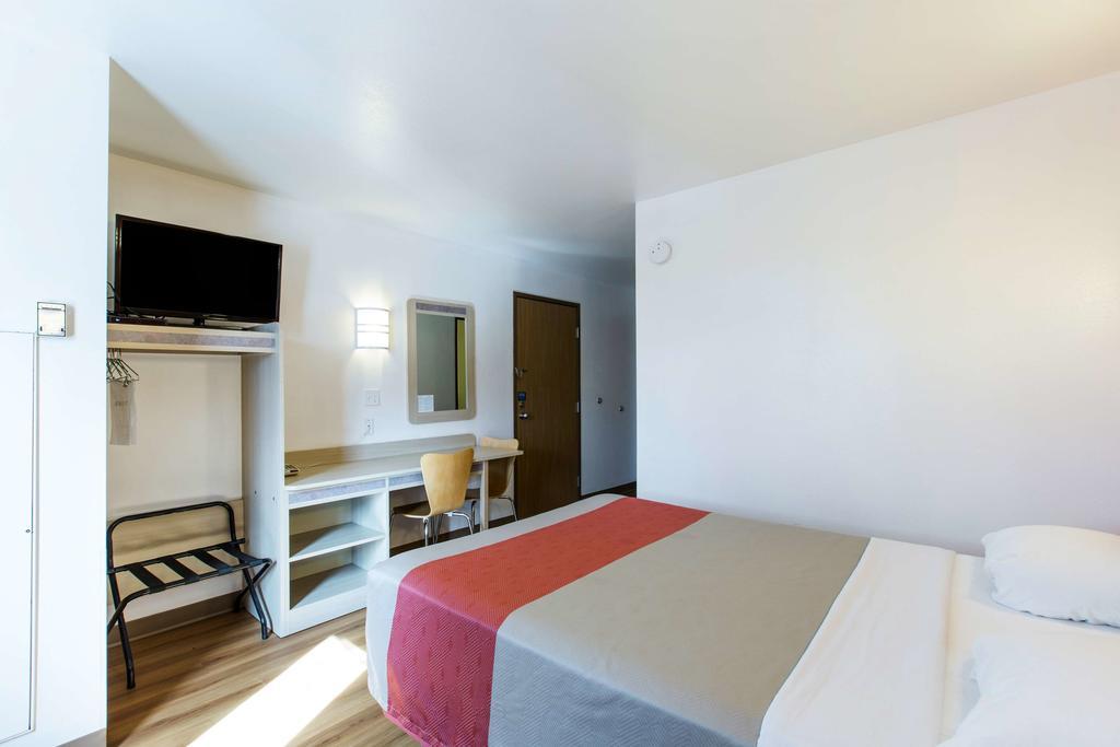 Motel 6-Baraboo, Wi - Lake Delton-Wisconsin Dells エクステリア 写真