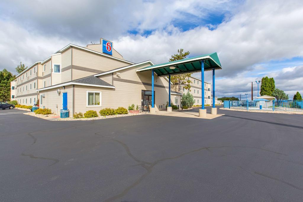 Motel 6-Baraboo, Wi - Lake Delton-Wisconsin Dells エクステリア 写真
