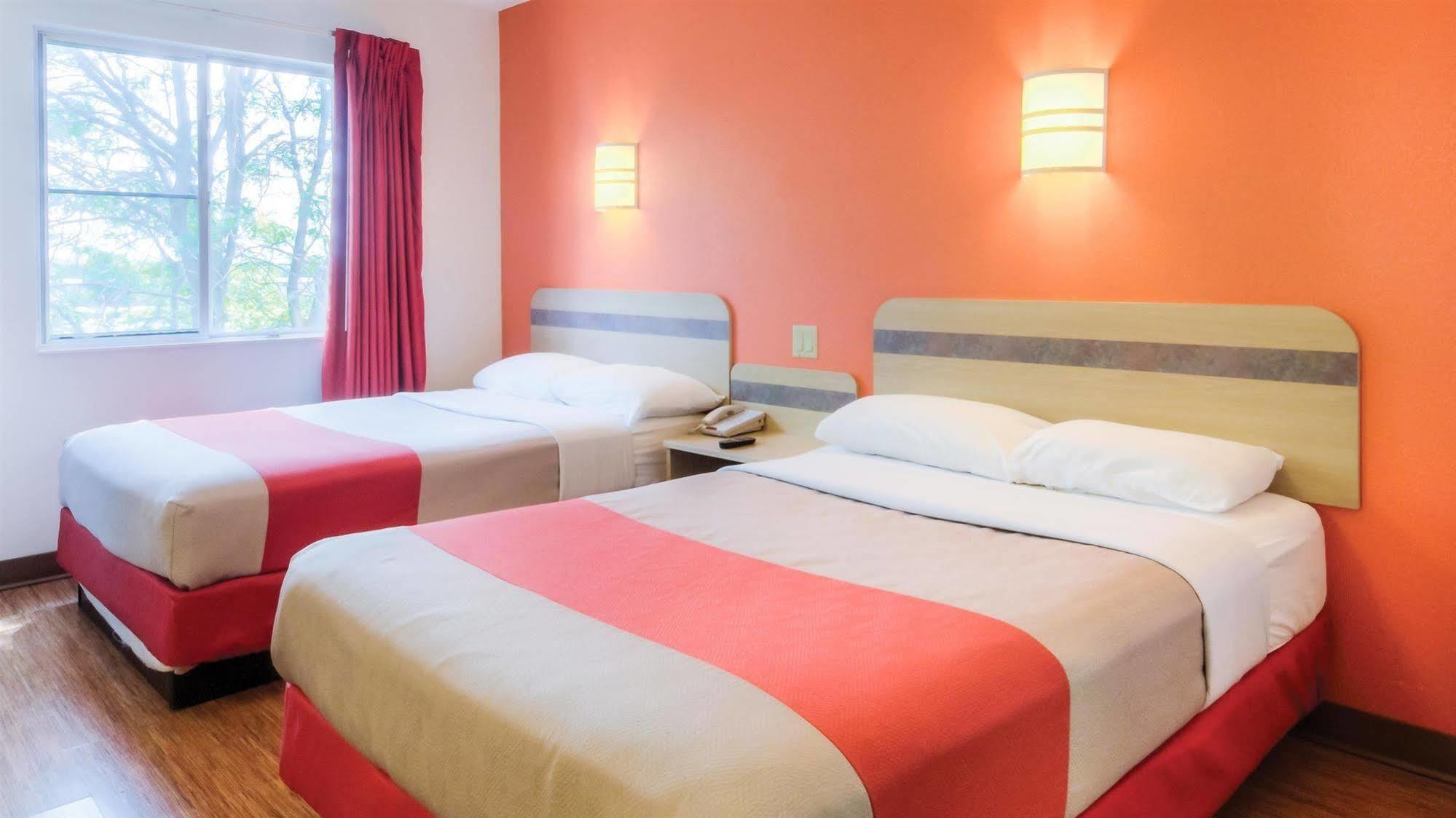 Motel 6-Baraboo, Wi - Lake Delton-Wisconsin Dells エクステリア 写真